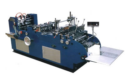 Machine de fabrication d'enveloppes entièrement automatique ZF 390
